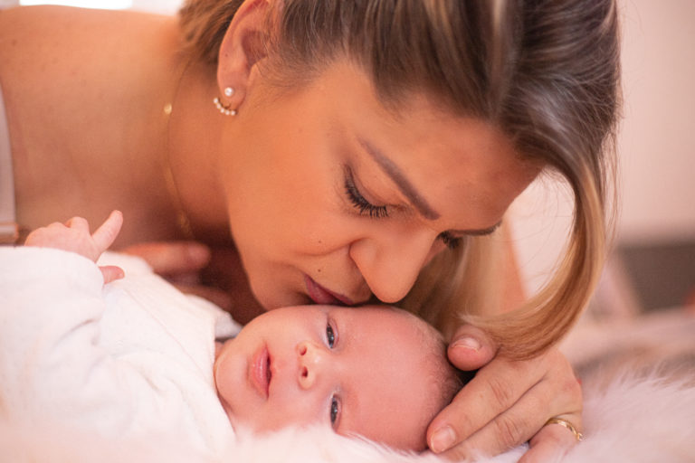 photographie de naissance et bébé faite par un photographe professionnel