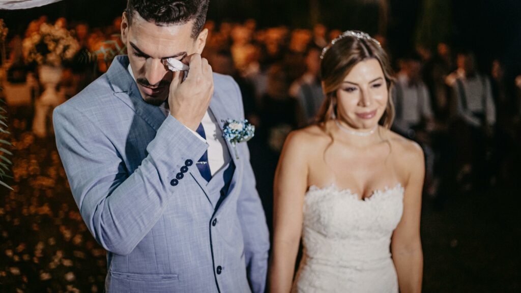 Ils ont engagé un membre de la famille pour photographier leur mariage : un désastre sans photos !