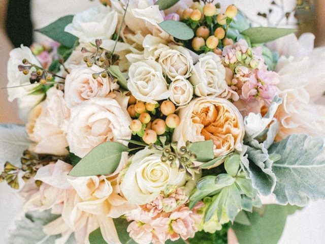 Bouquet de mariée : le guide ultime pour bien le choisir selon les experts fleuristes
